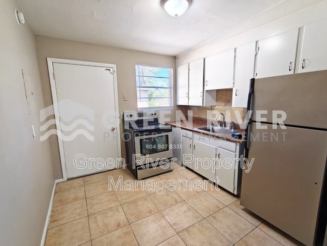 Building Photo - 11620 Charlie Rd