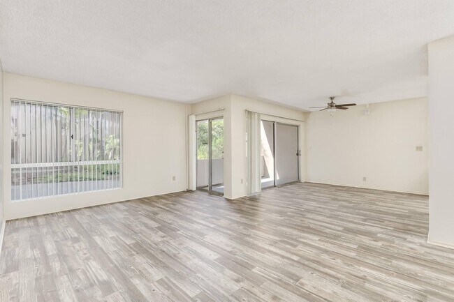 Building Photo - Dorchester Apartments | Spacious 1 & 2 Bedroom Apartments Near SDSU