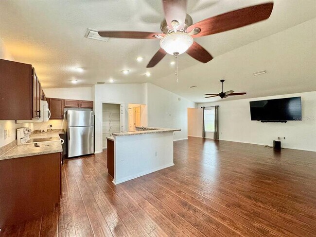 Building Photo - 11346 Southwind Lake Dr