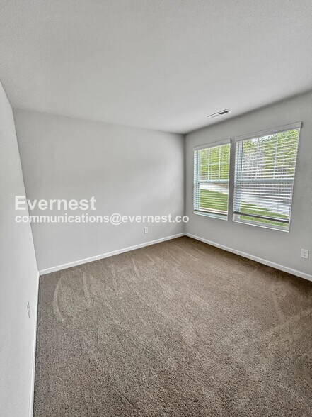 Building Photo - 109 Big Bertha Dr