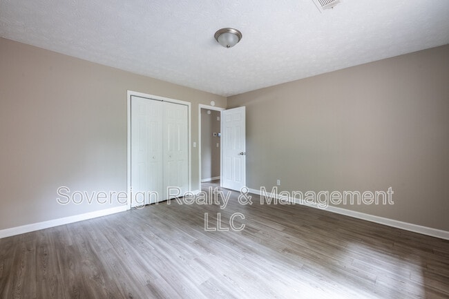 Building Photo - 467 Southern Way