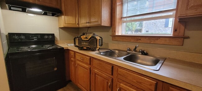 Building Photo - First floor one bedroom apartment in Leola