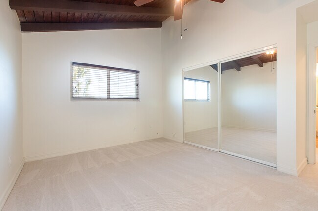 Building Photo - 2320 Clark Ln