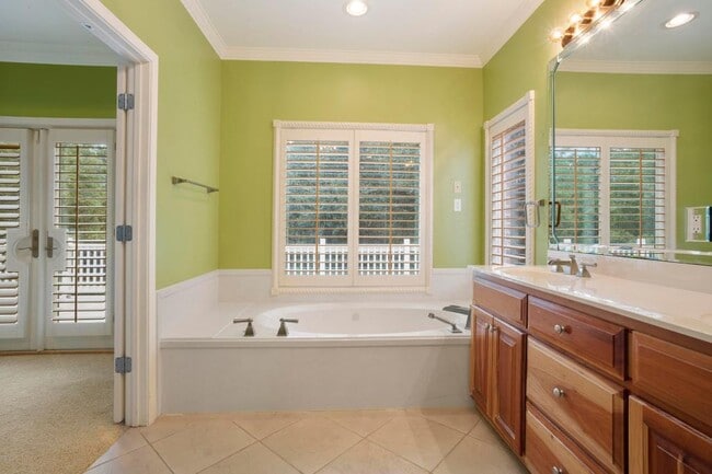 Building Photo - 7516 Pinehurst Ct