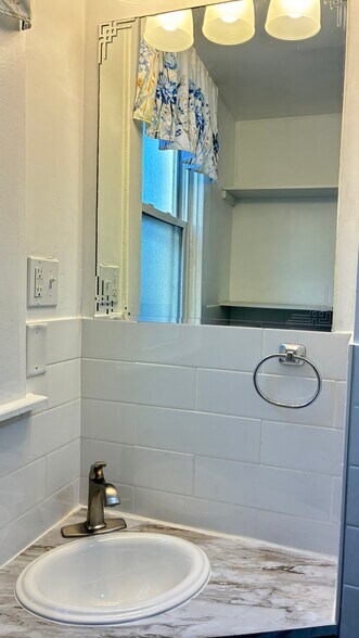 Building Photo - 12 Delaware Ter