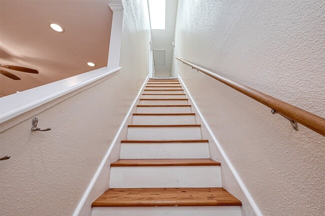Building Photo - 9850 Pagewood Ln