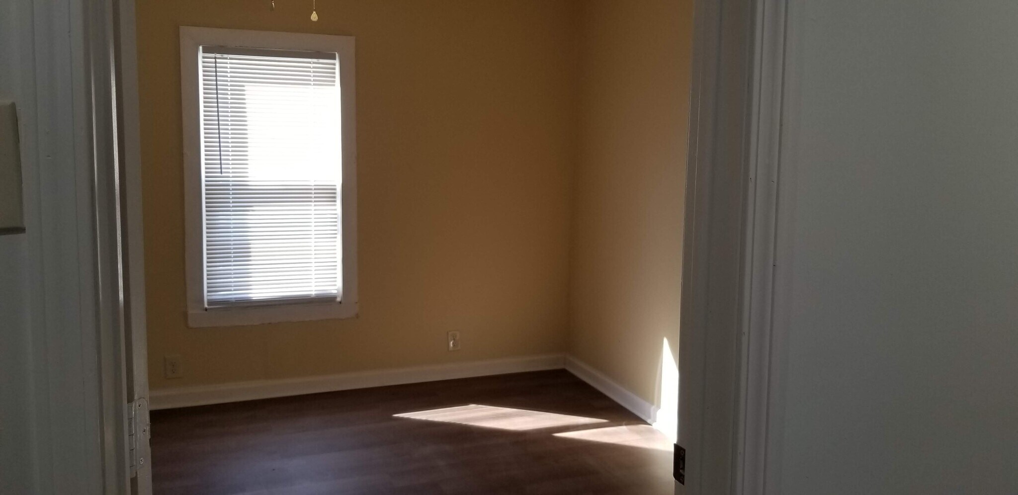 Building Photo - 219 W Adams Ave