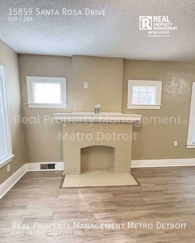 Building Photo - 15859 Santa Rosa Dr