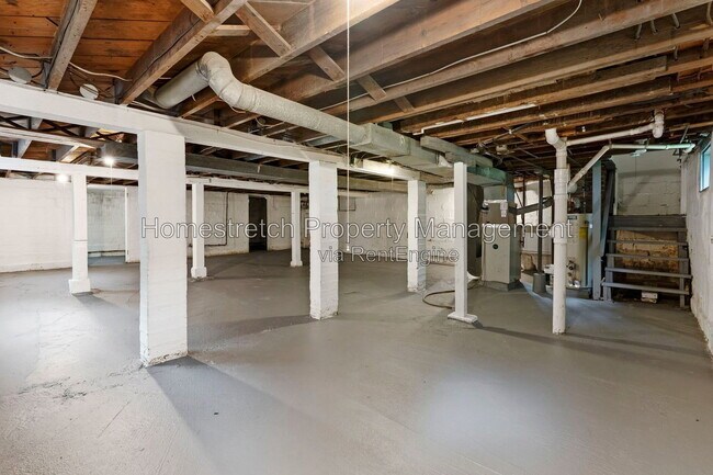 Building Photo - 9006 Baroda Ave