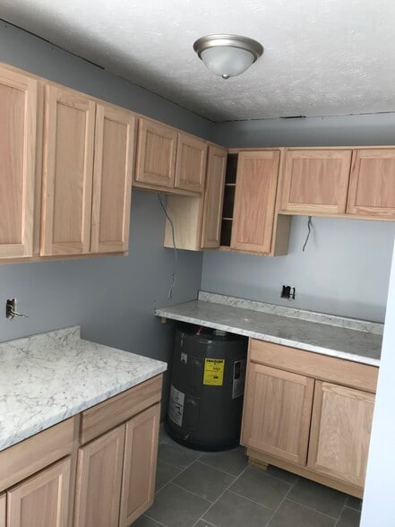 Building Photo - 5768 Aftonshire Dr