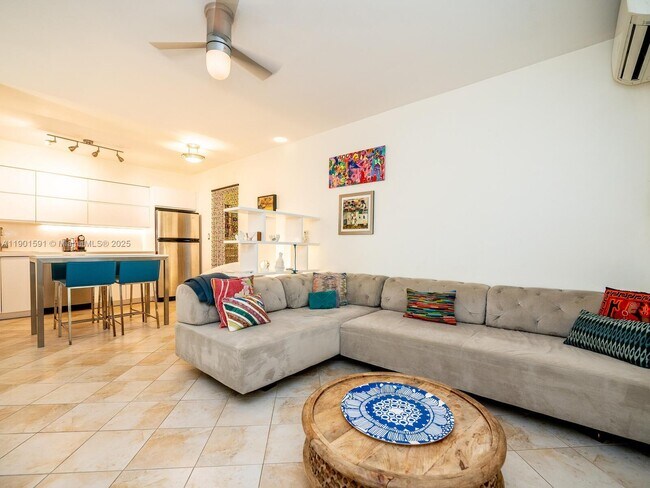 Building Photo - 1127 Meridian Ave