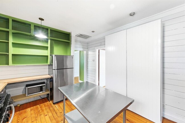 Building Photo - 2505 Willow St