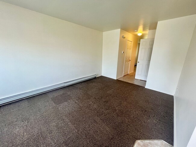 Building Photo - Lovely 2 Bedroom Condo with Washer/Dryer Available for Rent!