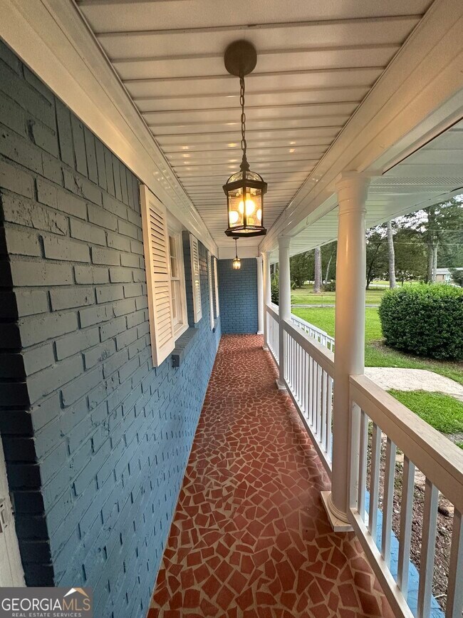 Building Photo - 6322 W Fayetteville Rd