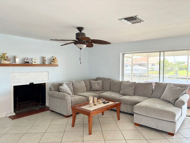 Building Photo - 381 Delido Ct