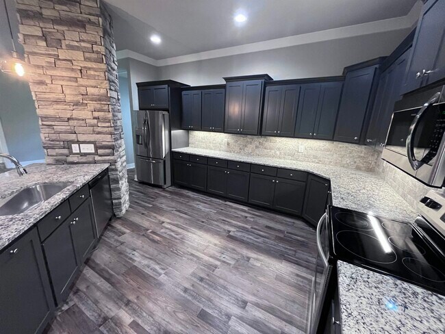 Building Photo - 206 Bridgewood Dr