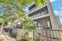 Building Photo - 1639 W Warren Blvd