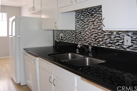 kitchen - 811 6th St