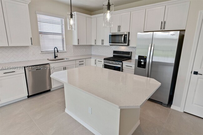 Building Photo - 4470 Waterside Dr