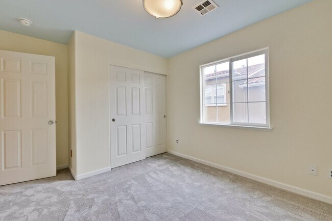 Building Photo - Modern Communication Hill Townhome | Panoramic Mountain Views