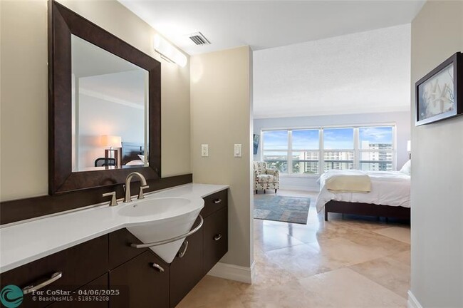 Building Photo - 3500 Galt Ocean Dr