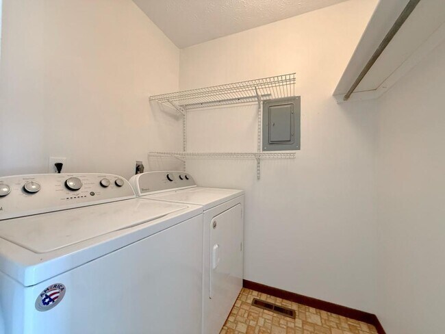 Building Photo - 1634 19th St