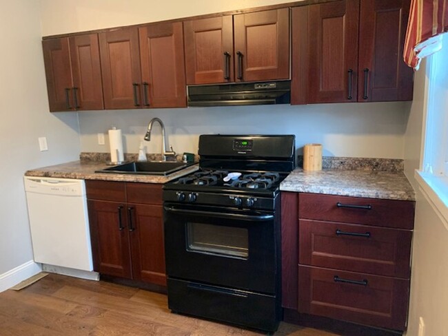 Building Photo - Spacious 4-Bedroom Townhouse in Conshohocken!