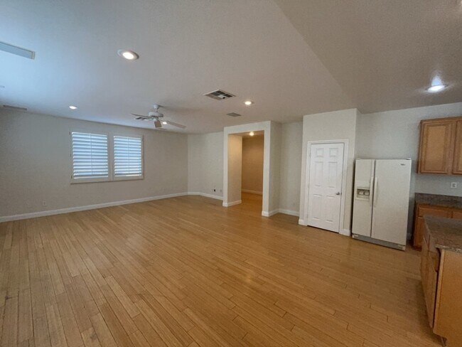 Building Photo - 6043 Eganridge Ct