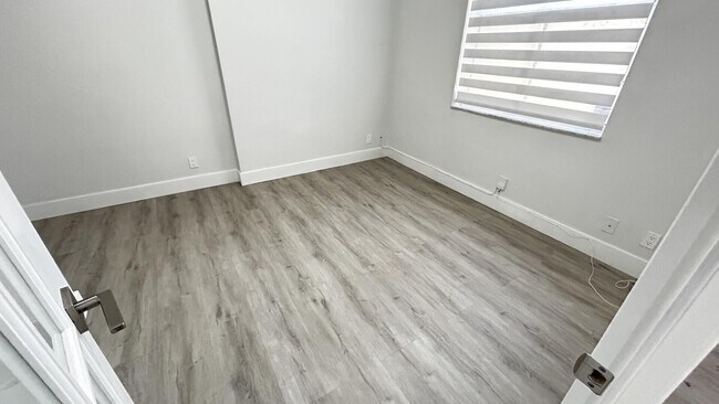 Building Photo - 4293 Laurel Ridge Cir