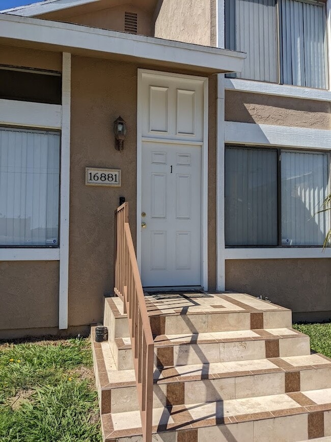 Building Photo - 16881 Hoskins Ln