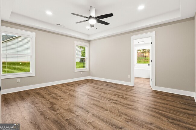 Building Photo - 240 Clearwater Dr