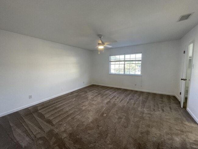 Building Photo - 292 Westview Terrace