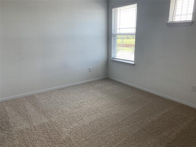 Building Photo - 6502 Pleasanton Pkwy