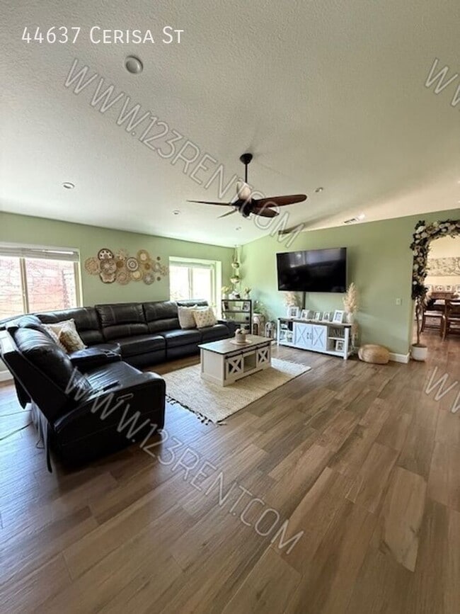 Building Photo - 44637 Cerisa St