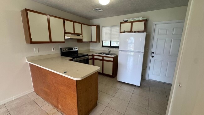 Building Photo - 5045 SE Primrose Way