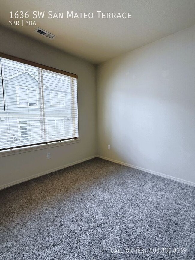Building Photo - 1636 SW San Mateo Terrace