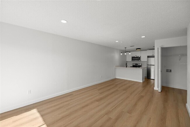 Building Photo - 5395 SE 30th Pl