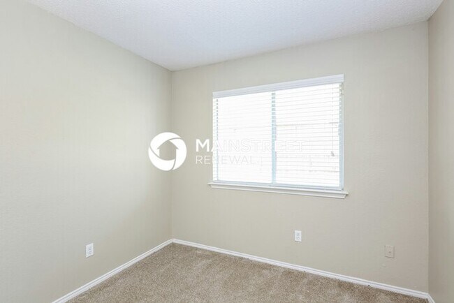 Building Photo - 3 Bedroom Pet-Friendly Home in Fort Worth,...