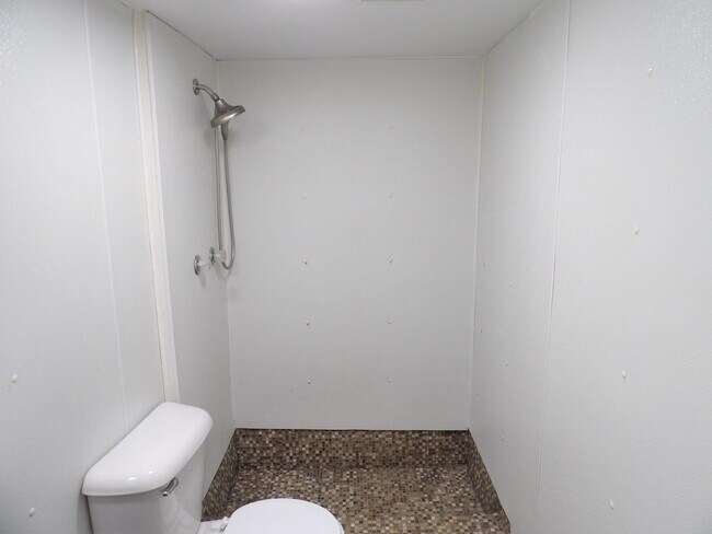 Building Photo - 307 Henry St