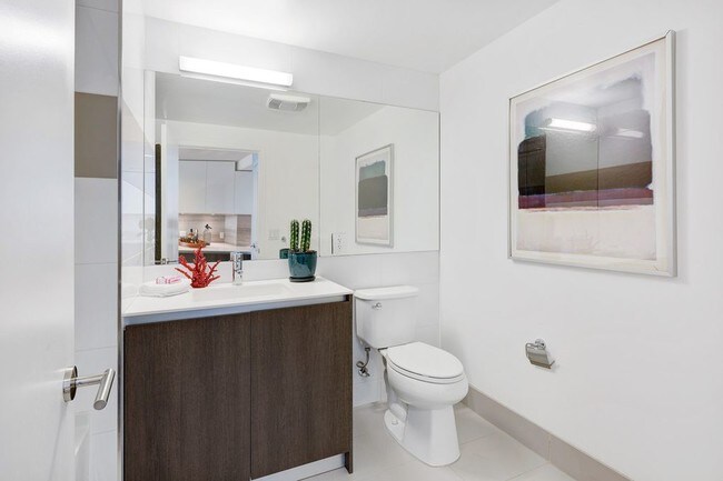 Building Photo - 8 Buchanan St