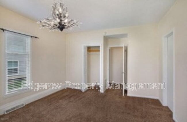 Building Photo - 352 Holmdene Blvd NE