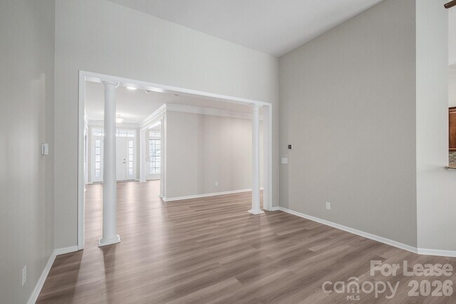 Building Photo - 3048 Arsdale Rd