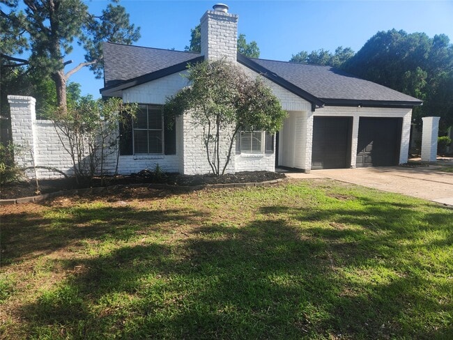 Building Photo - 22127 Elsinore Dr