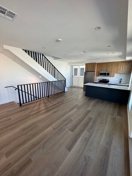 Building Photo - 5506 Barton Ave