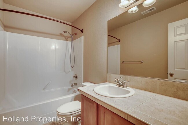 Building Photo - 4 br, 2.5 bath House - 1414 NE Edgefield St