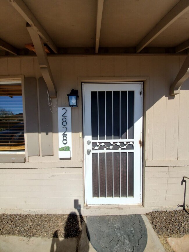 Building Photo - 4 bedroom, 1.5 bath - North Phoenix - Big ...