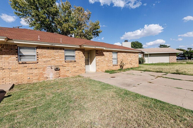 Building Photo - 6411 York Dr