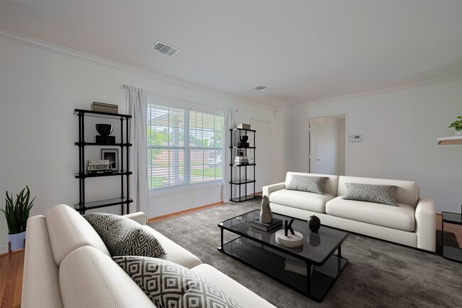 Building Photo - 3042 Oak Forest Dr