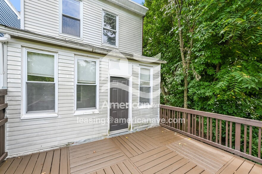 Building Photo - 5609 Celadine St