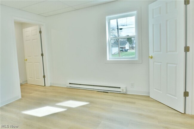 Building Photo - 401 Williams St SE